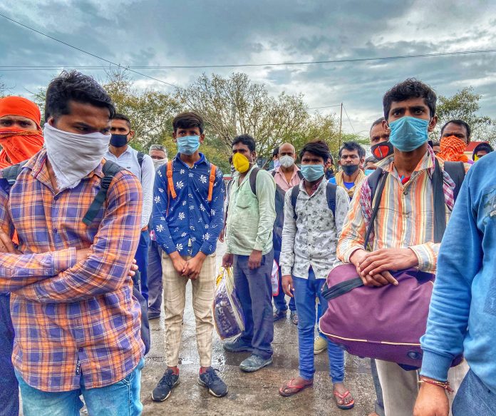 कोरोना के कारण हुआ रिवर्स माइग्रेशन
